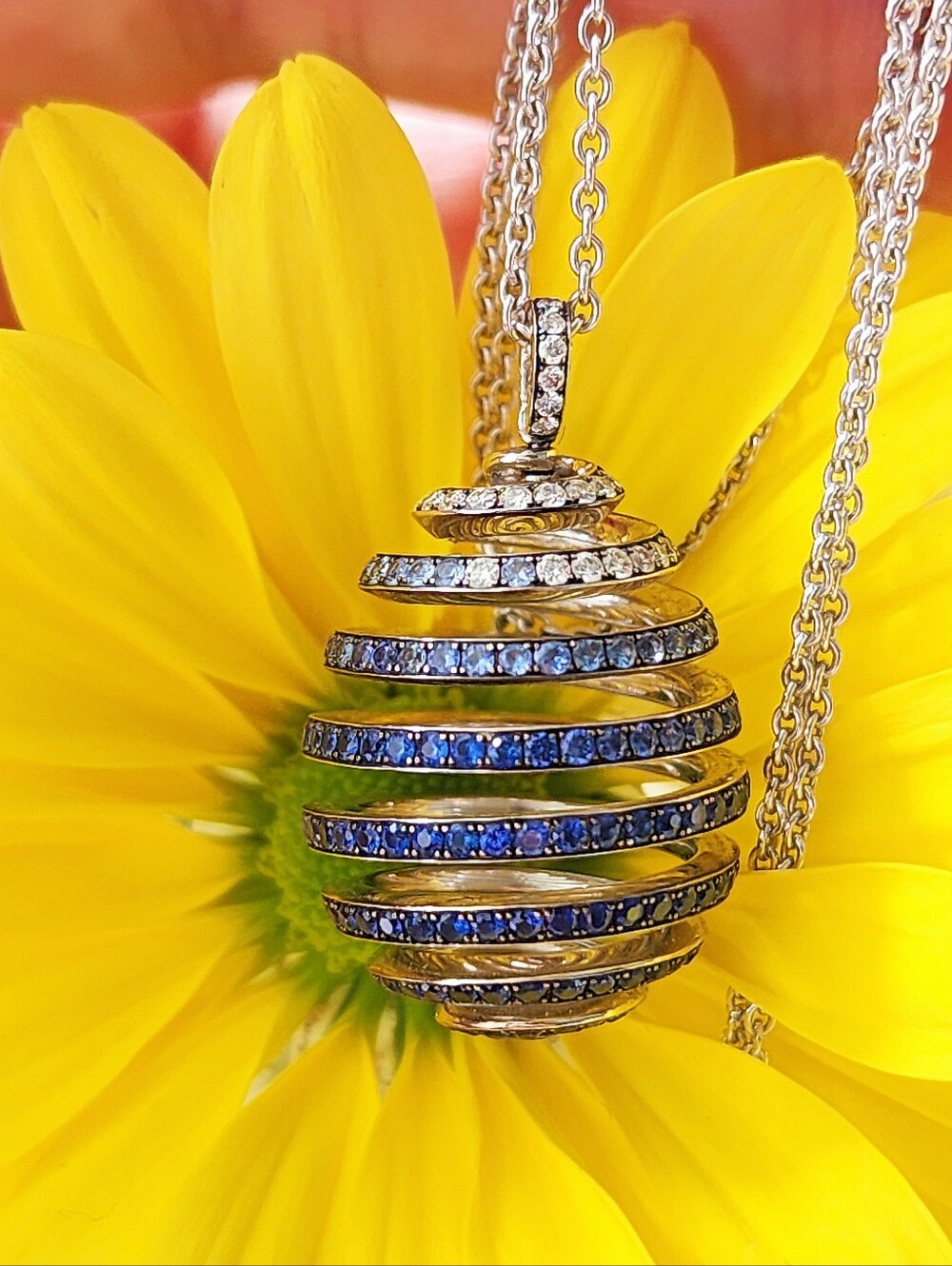 $36,000 Faberge 18kt Gold Essencè Diamond Sapphire Earrings & Necklace Set - Picture 3 of 12